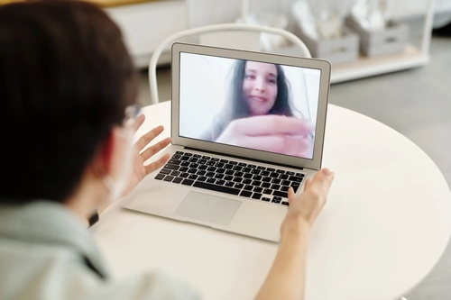 How to Deal With Long Distance Relationship Anxiety