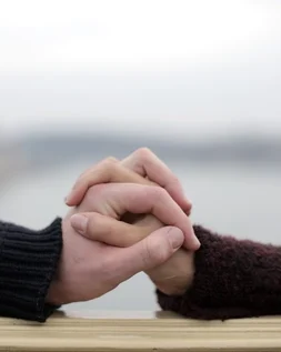 How to Deal With Separation Anxiety From Your Partner (Without Losing Yourself)