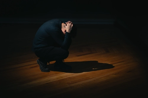 How to Handle a Mean Person Without Losing Yourself