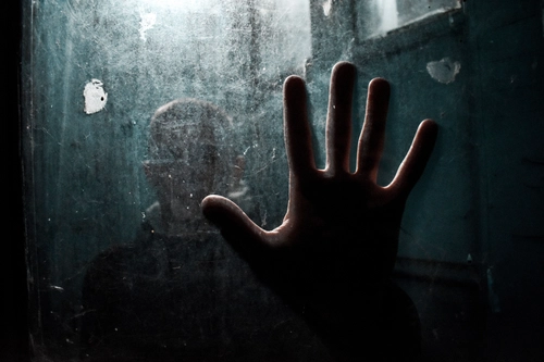 How to Let Go of Regrets From the Past